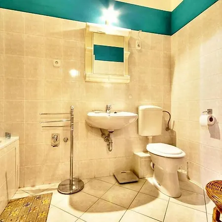 דירה Vibrant 3 Bedroom In The Pulsing Heart Of בודפשט