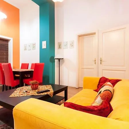 דירה Vibrant 3 Bedroom In The Pulsing Heart Of